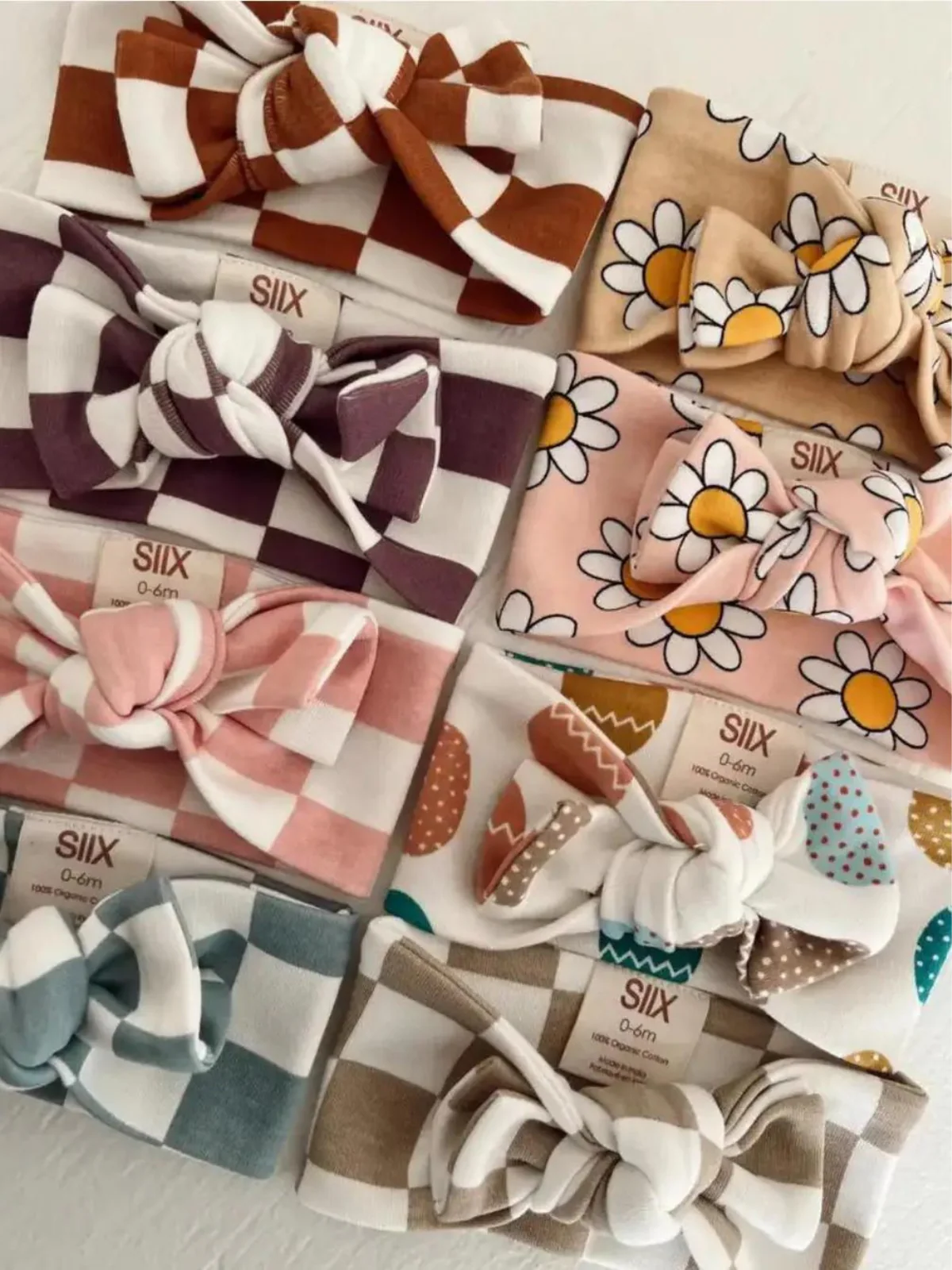 Daisy Pop Taffy / Organic Bow - Image 4
