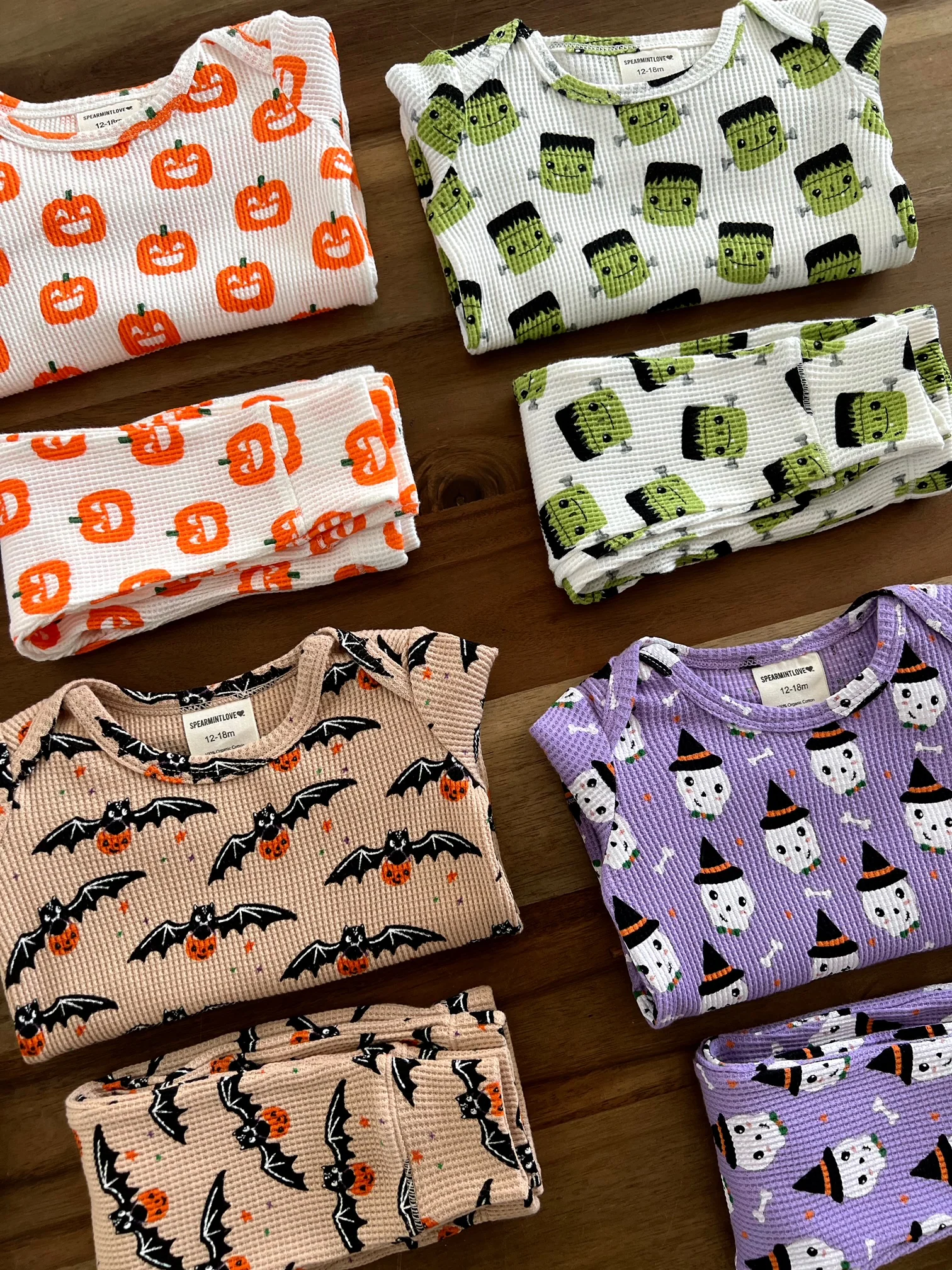 Organic Waffle 2-Piece Set, Tan Trick or Treating Bat - Image 2