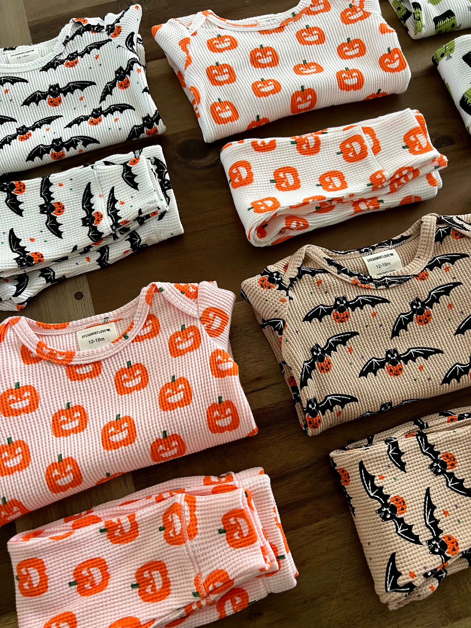Organic Waffle 2-Piece Set, Trick or Treating Bat - Image 4