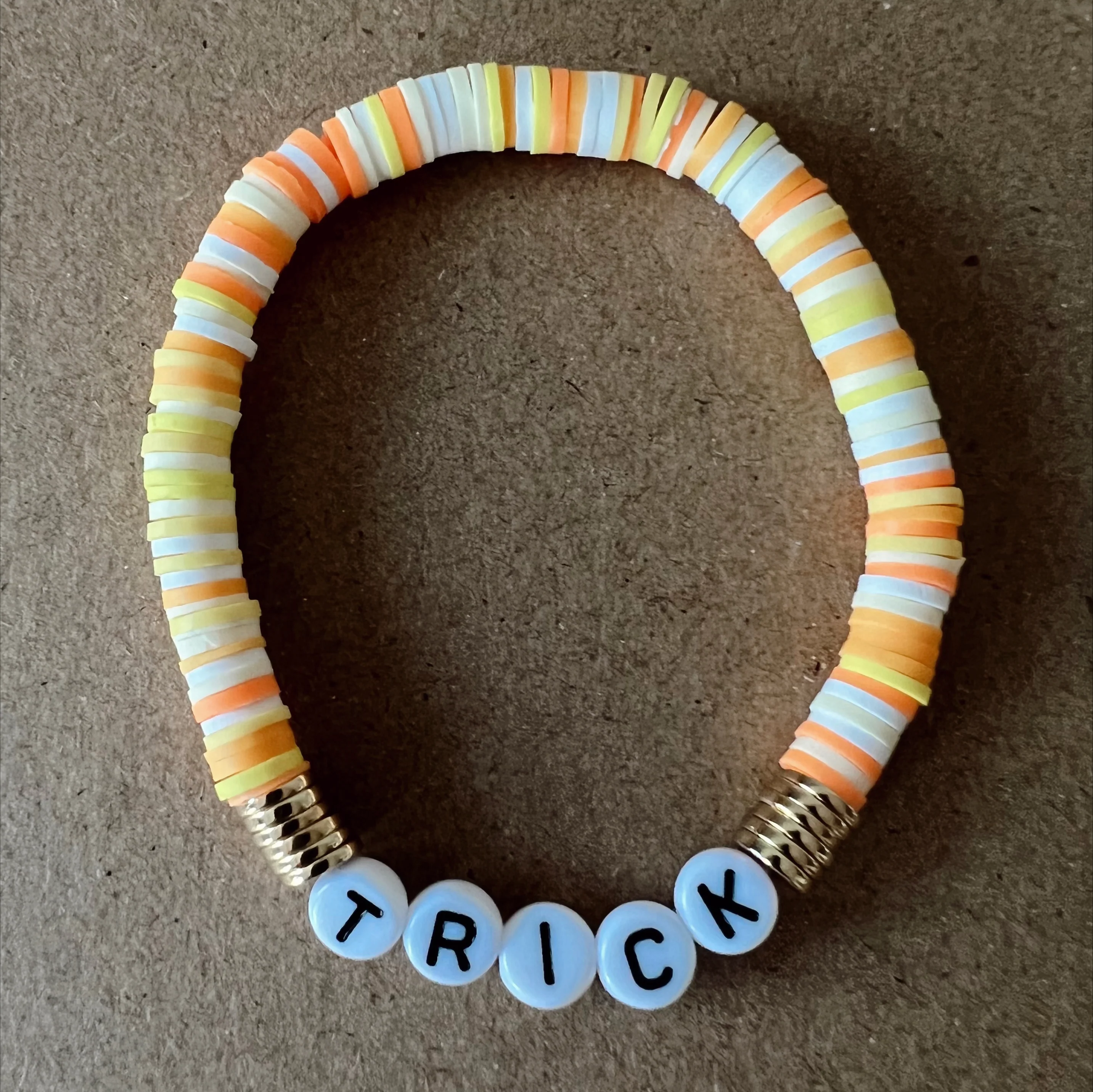 Pnkie Beaded Bracelet, Trick