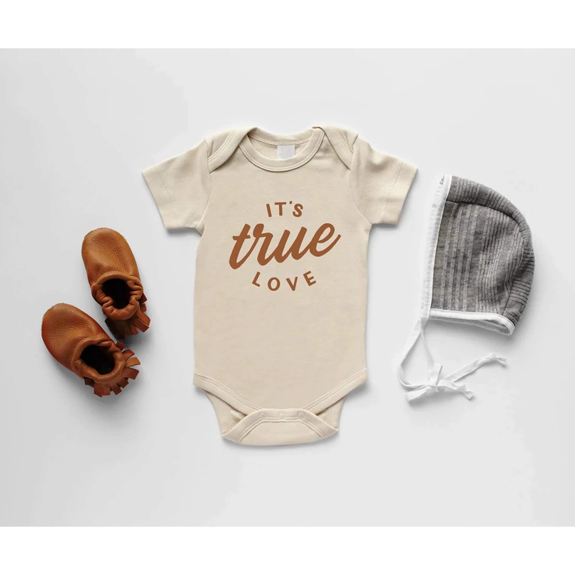 Short Sleeve Graphic Bodysuit, It's True Love - Image 2