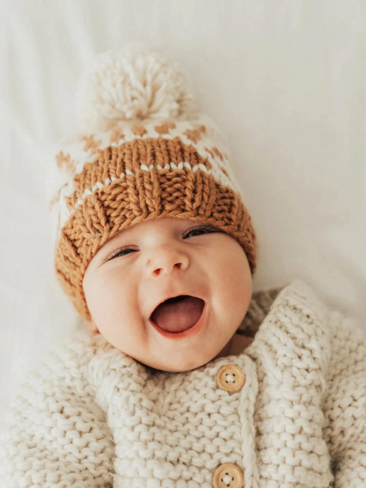 Sunrise Knit Pom Hat - Image 3
